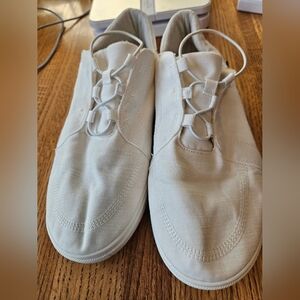 STQ White Men's Casual Shoes sz 9.5 See Pictures